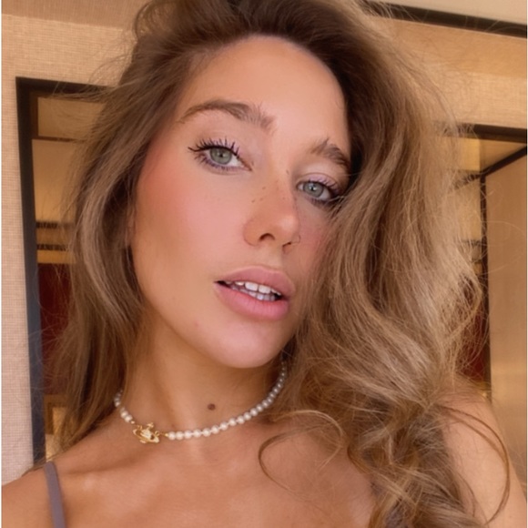 Meet your Posher✨ - Picture 1 of 4